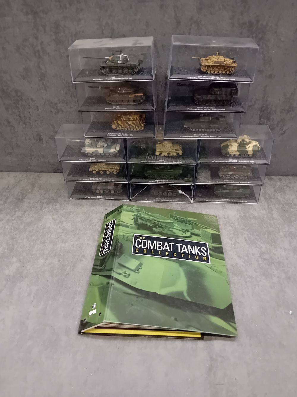 Lot 321: A Collection of 15 DeAgostini 'The Combat Tanks Collection' Scale Models with Magazines