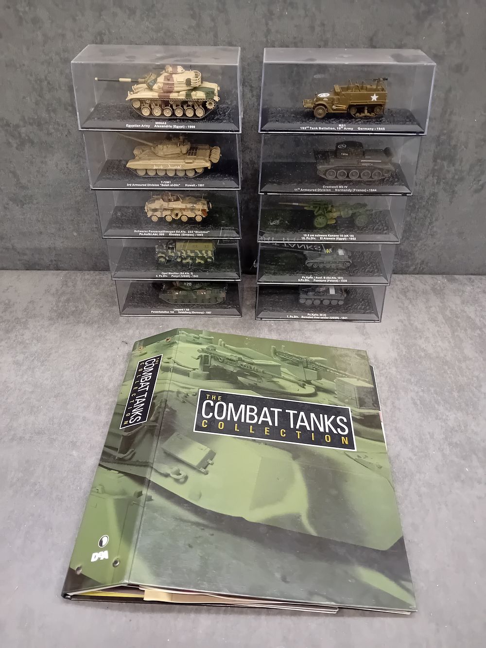 Lot 325: A Collection of 10 DeAgostini 'The Combat Tanks Collection' Die-Cast Military Vehicles with Magazines