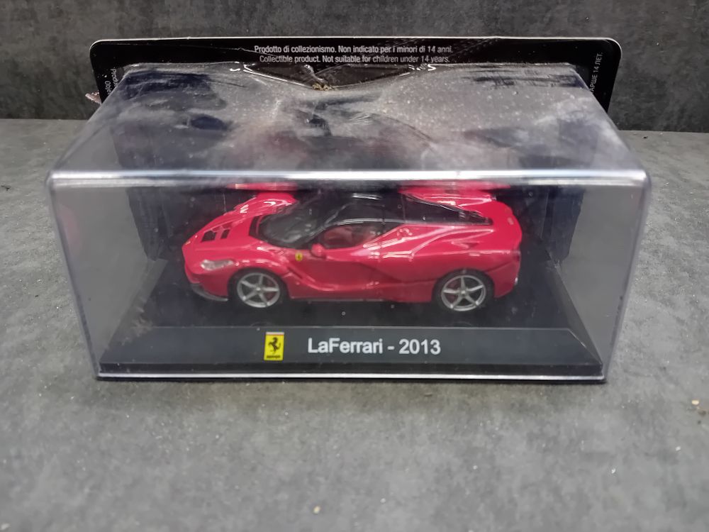 Lot 360: Altaya 1/43 Scale 2013 Ferrari LaFerrari Red Model Car