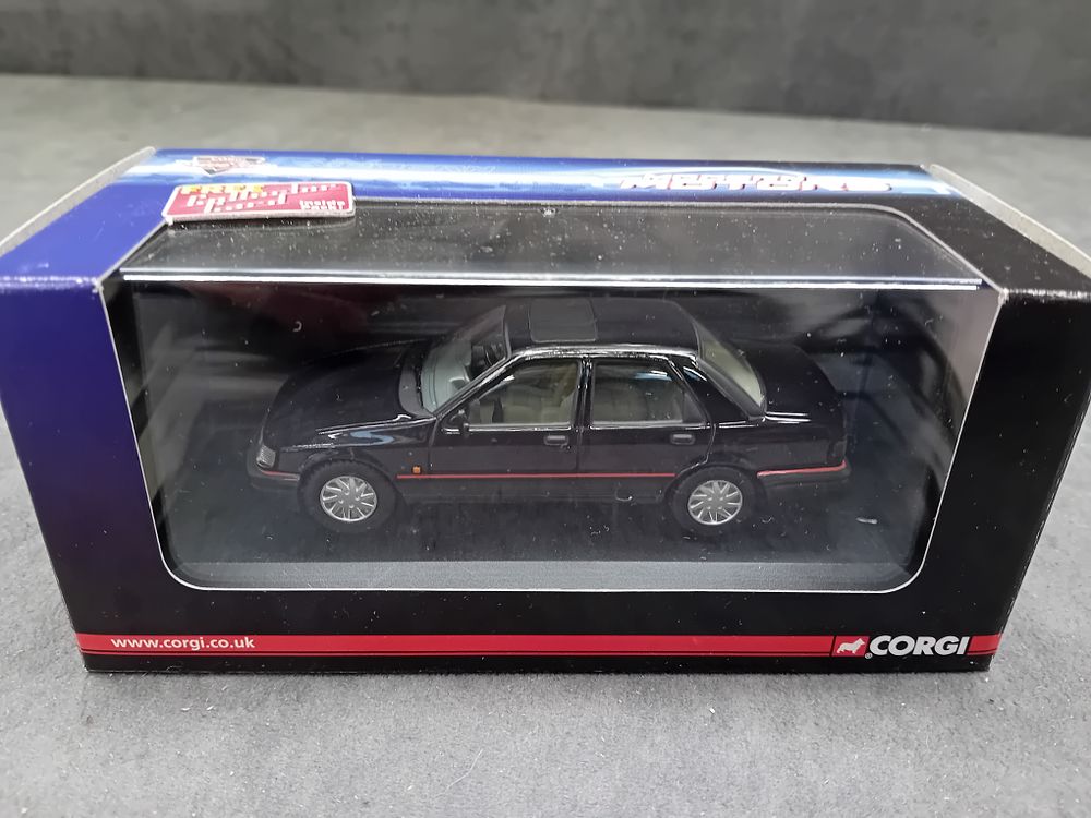 Lot 400: Corgi Lledo Vanguards 'Modern Motors' Ford Sierra Sapphire GLS VA09901 Die-Cast Model, 1:43 Scale