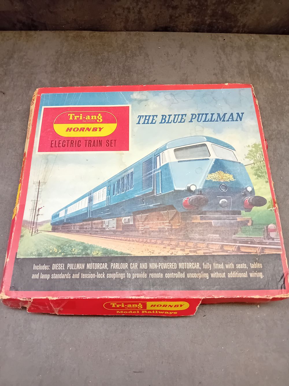 Lot 222: Tri-ang Hornby Railways 'The Blue Pullman' RS52 Electric Train Set