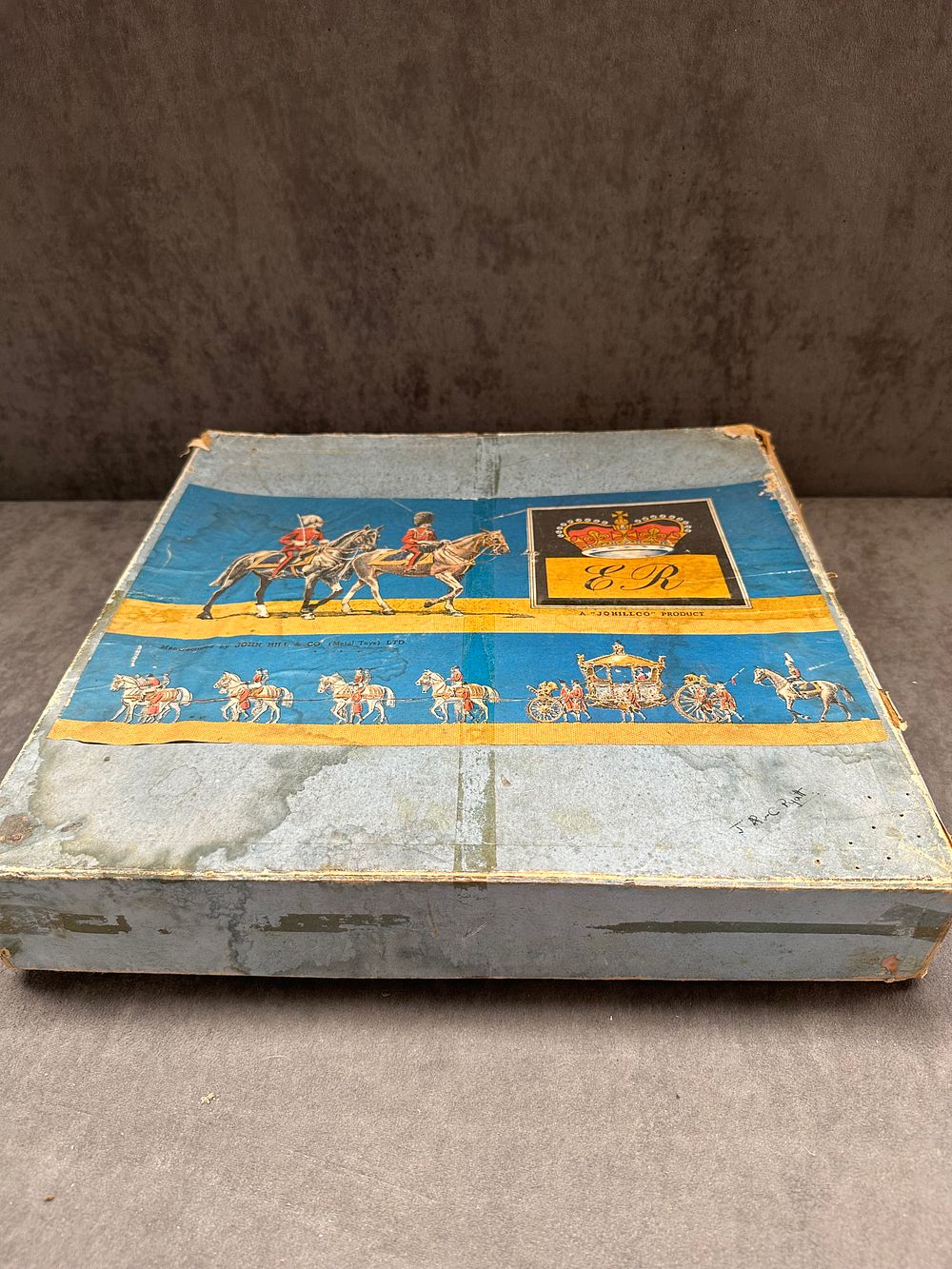 Lot 211: ER Royal set includes queens guards and horse...
