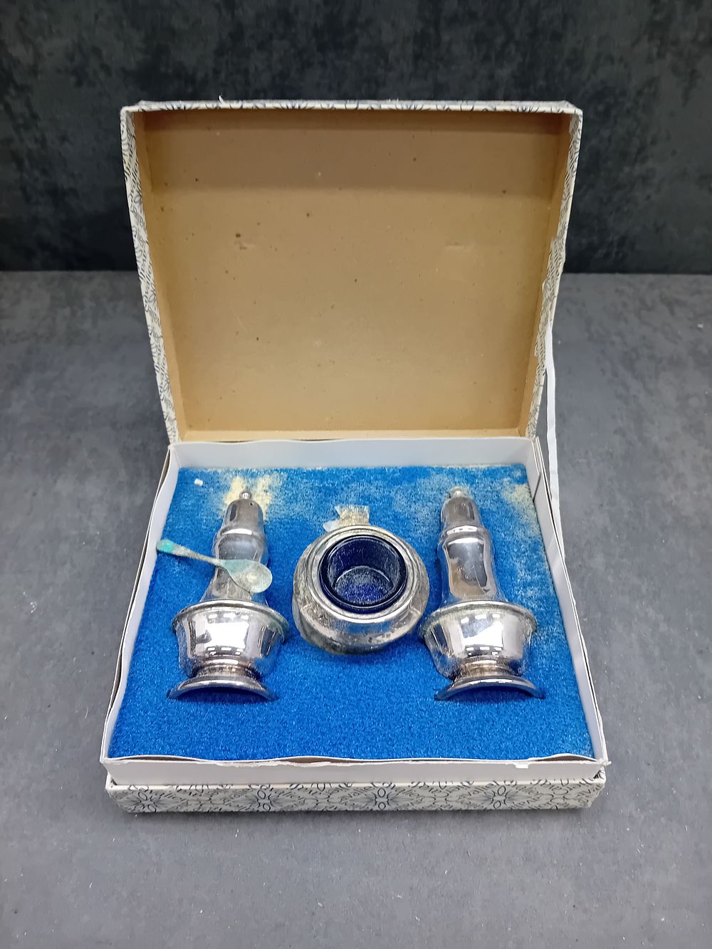 Lot 479: A Mid-to-Late 20th Century Silver-Plated Three-Piece Condiment Set, in 'Cavalier' Box