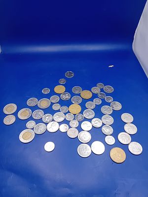 A Collection of 53 Assorted Canadian Circulating Coins. A collection of 53 assorted modern 