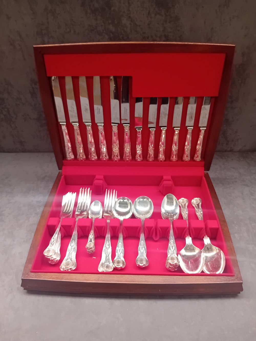 Lot 357: Ashberry EPNS Cutlery set in Presentation box as...