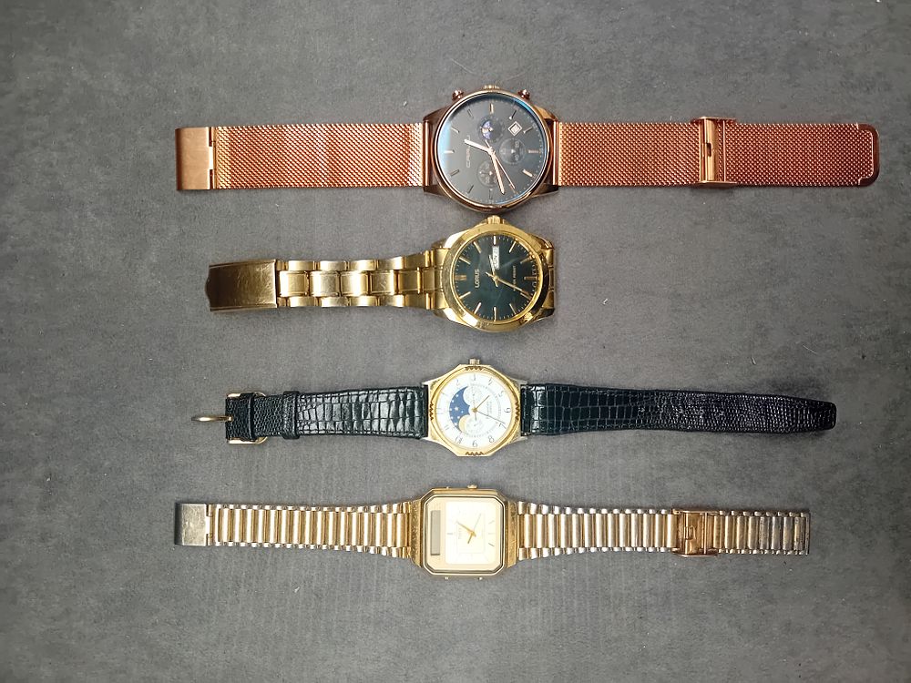 Lot 371: 4 x gold coloured watches, Timex Quartz 392...