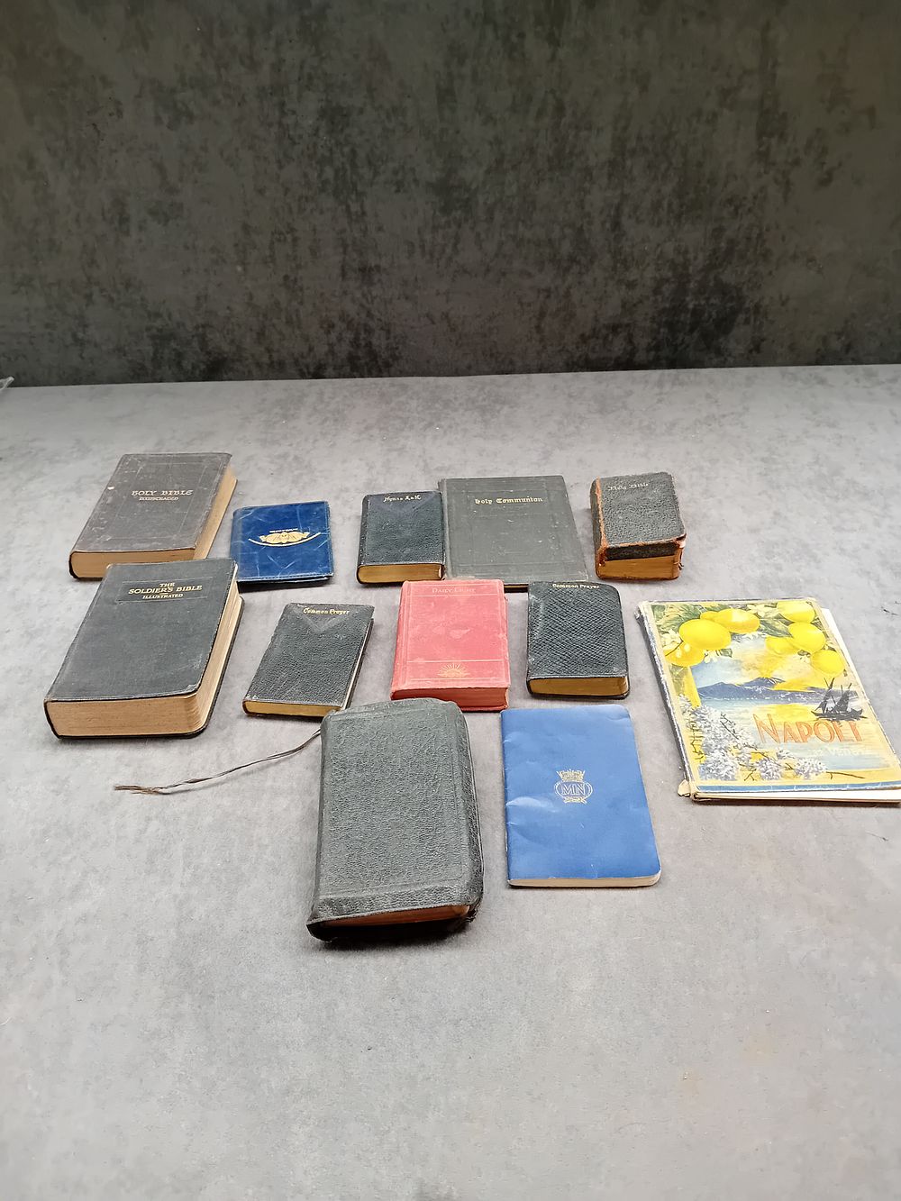 Lot 636: Mixed lot of miniature books including some religious...