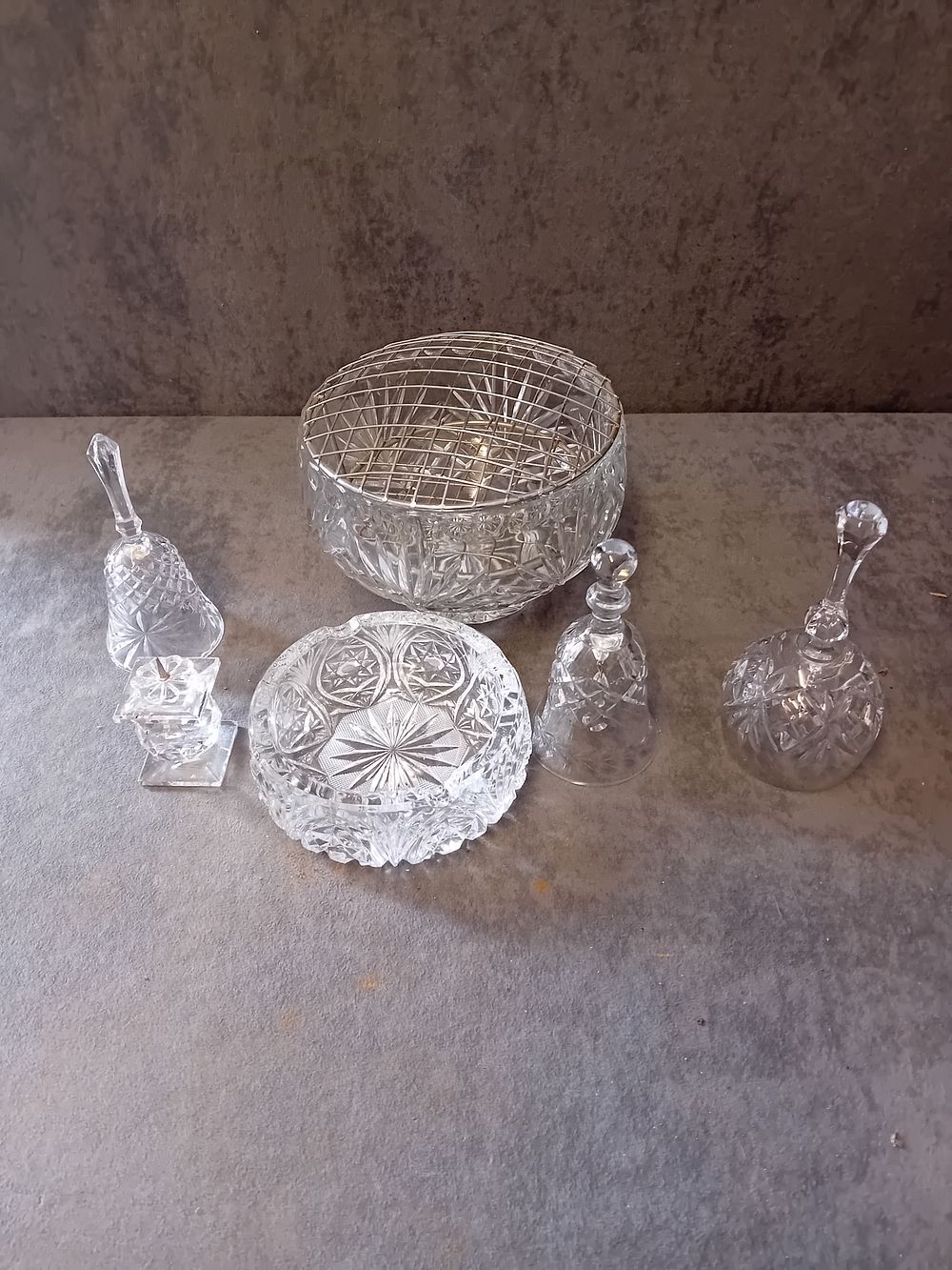 Lot 217: Mixed lot of glassware as pictured 