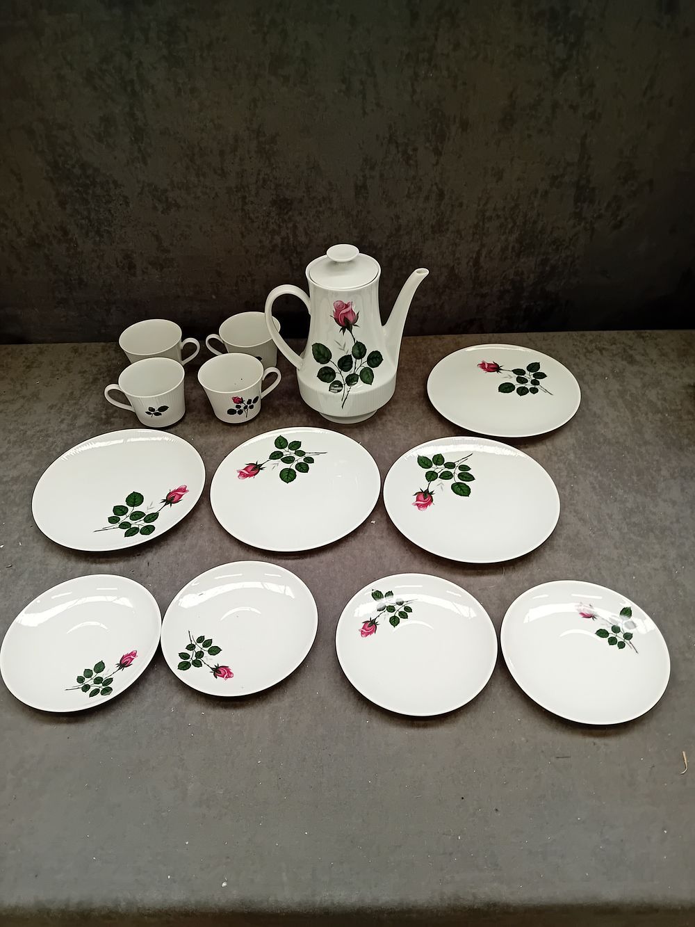 Lot 334: A Winterling Bavarian Porcelain Rose-Decorated Tea and Coffee Service