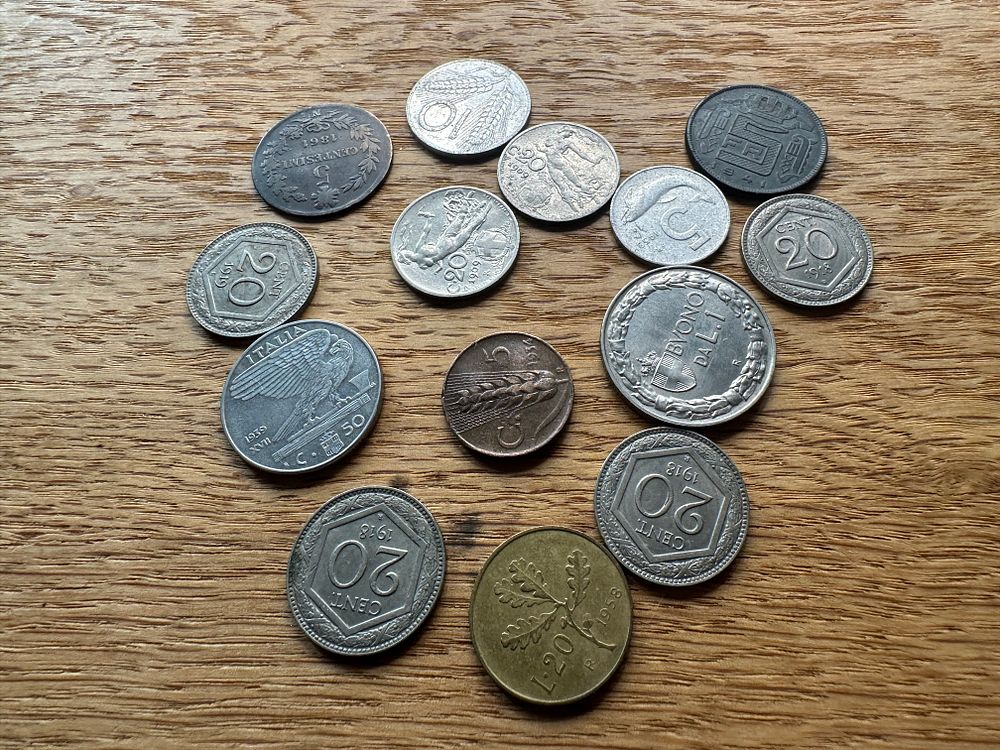 Lot 421: A Collection of 15 Italian Coins, Kingdom of Italy and Colonial Issues, 1861-1939