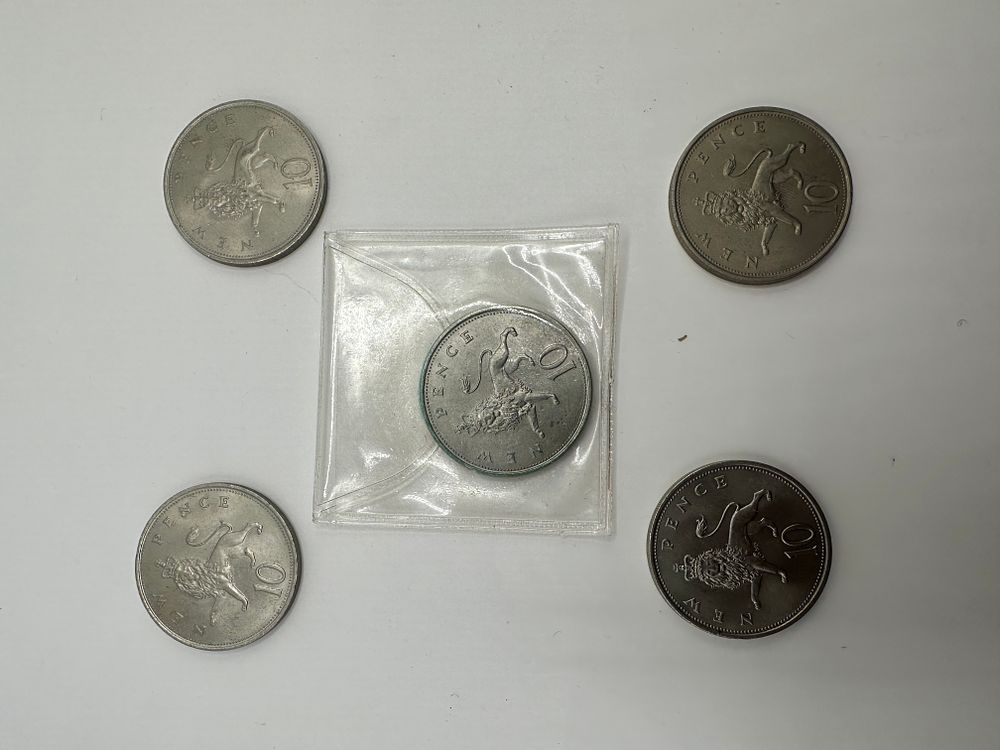 Lot 485: 5 x 1968 UNC 2 shilling 10 pence...