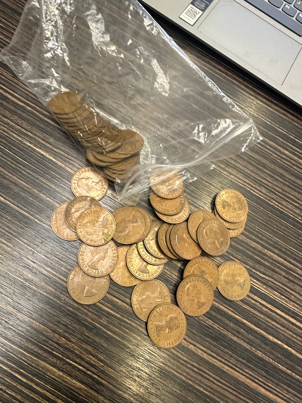 Lot 504: 50 x 1967 Pennies 