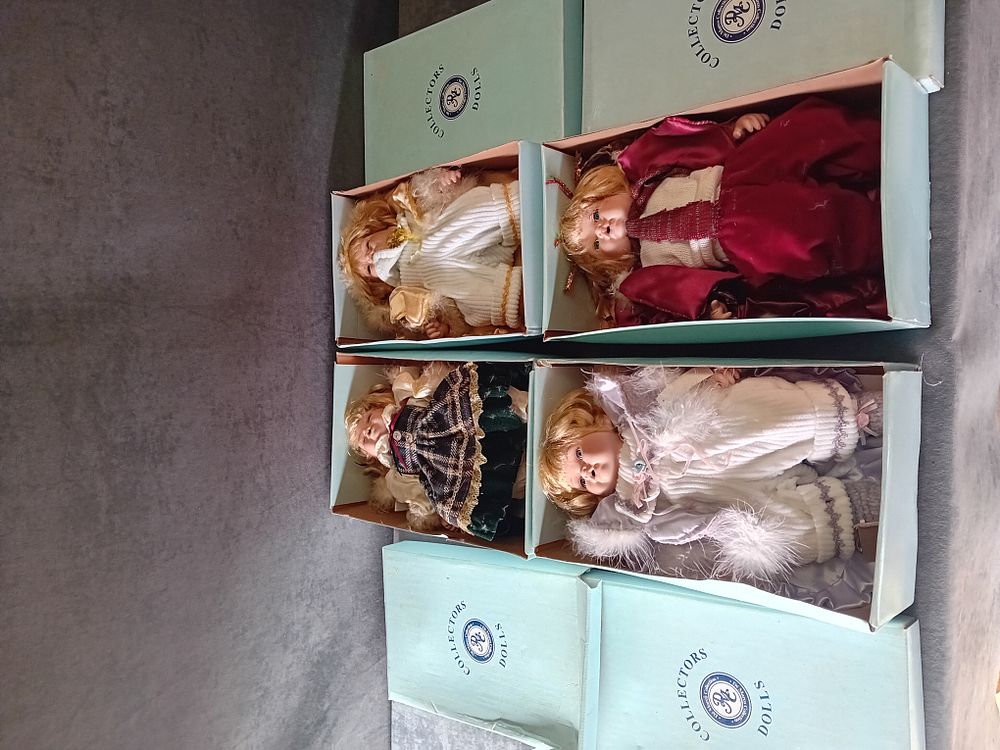 Lot 708: A COLLECTION OF DE MARCO COLLECTION PORCELAIN DOLLS