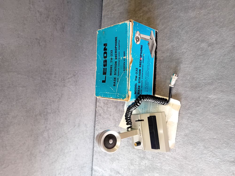 Lot 261: LESON MODEL TW-232 BASE STATION MICROPHONE WITH BOX