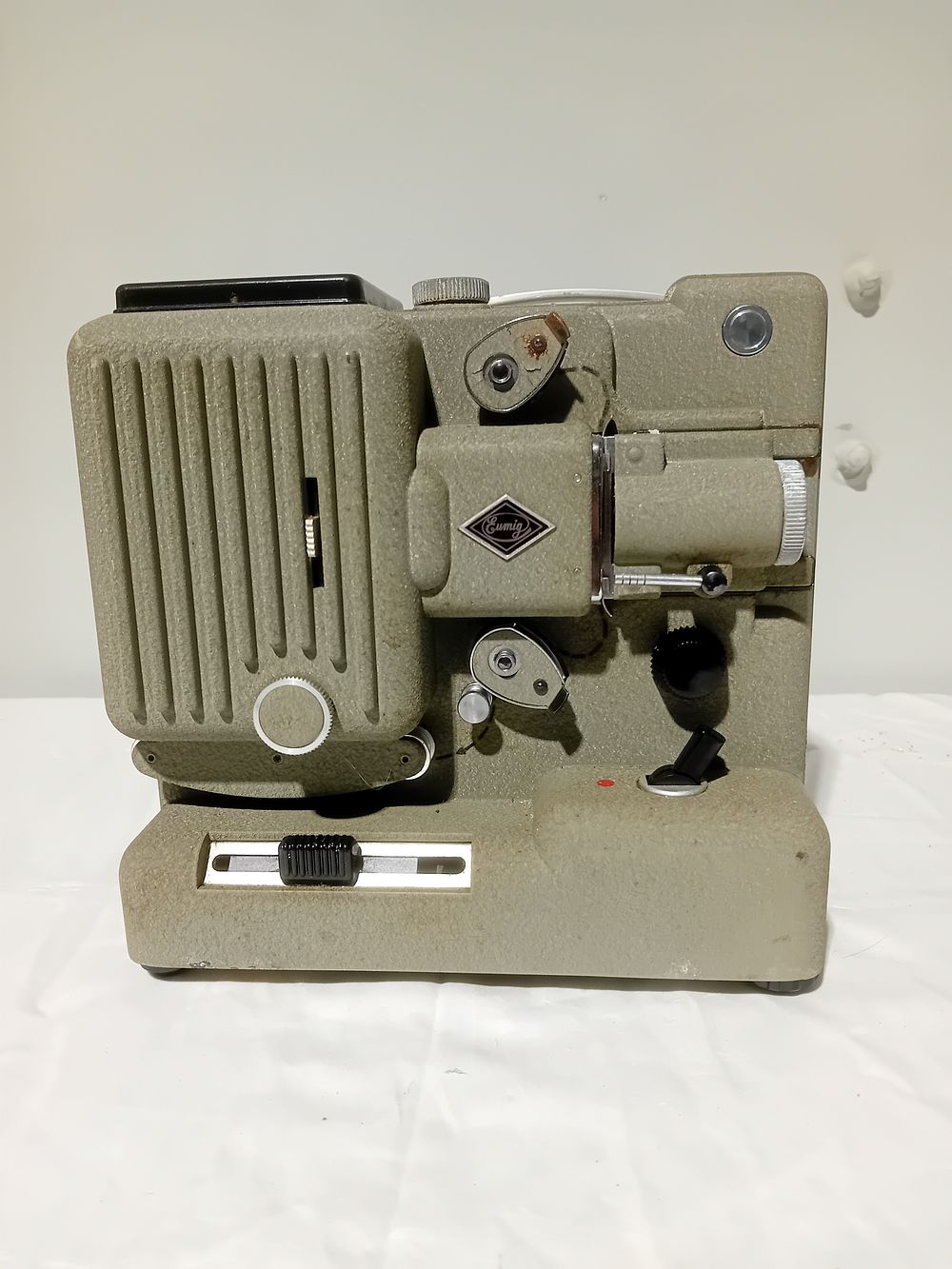 Lot 186: Eumig projector mad in Austria as pictured