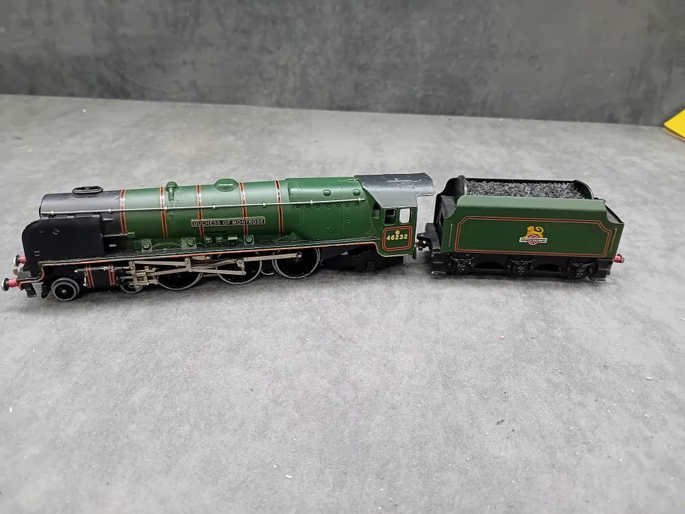 Lot 720: Hornby Dublo EDL12 3 Rail BR 4-6-2 'Duchess of Montrose' Locomotive 46232 with Tender