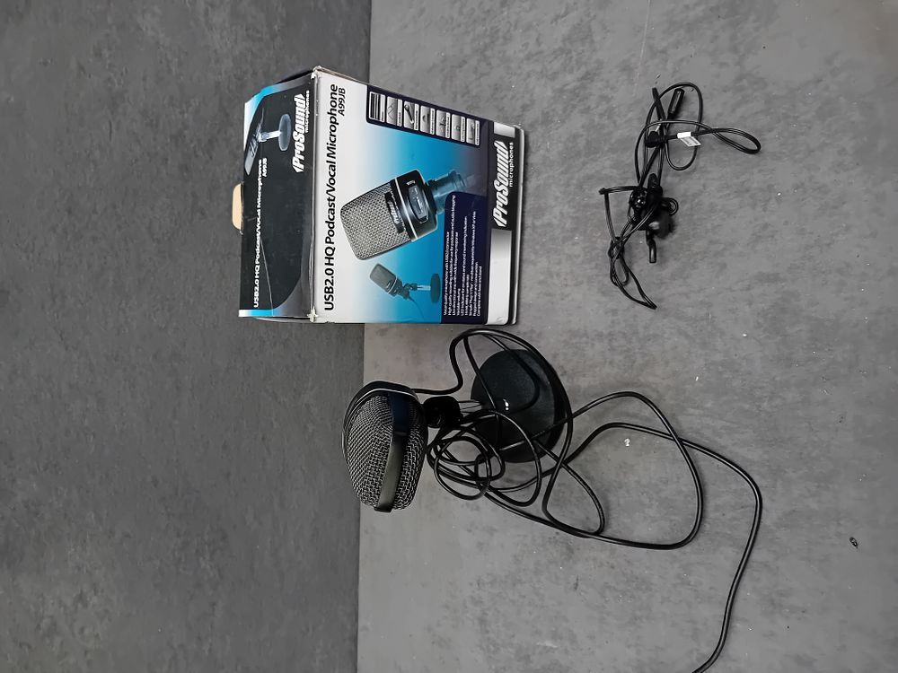 Lot 482: ProSound A99JB USB 2.0 HQ Podcast and Vocal Microphone