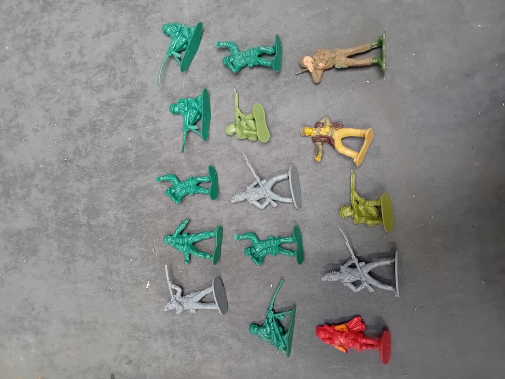 Lot 154: An Assortment of Molded Plastic Toy Soldiers and Historical Figures