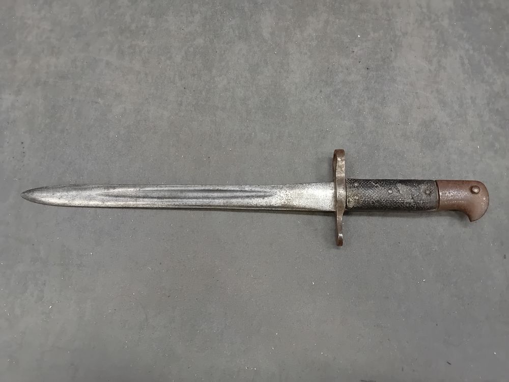 Lot 496: British Pattern 1888 Lee Metford Bayonet