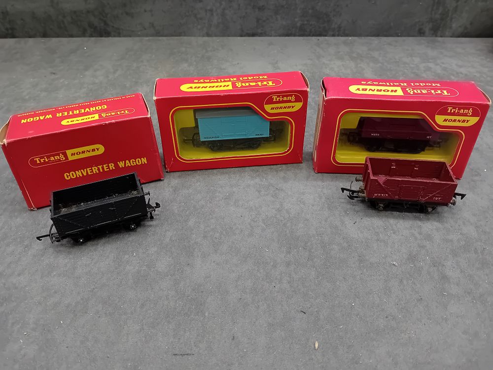Lot 189: Four Tri-ang Hornby Model Railway Wagons, including an R14 BR Blue Insulfish Fish Van