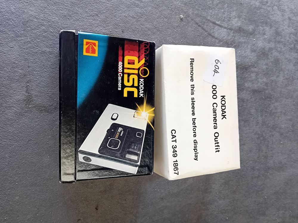 Lot 441: KODAK DISC 4000 CAMERA OUTFIT WITH ORIGINAL BOX