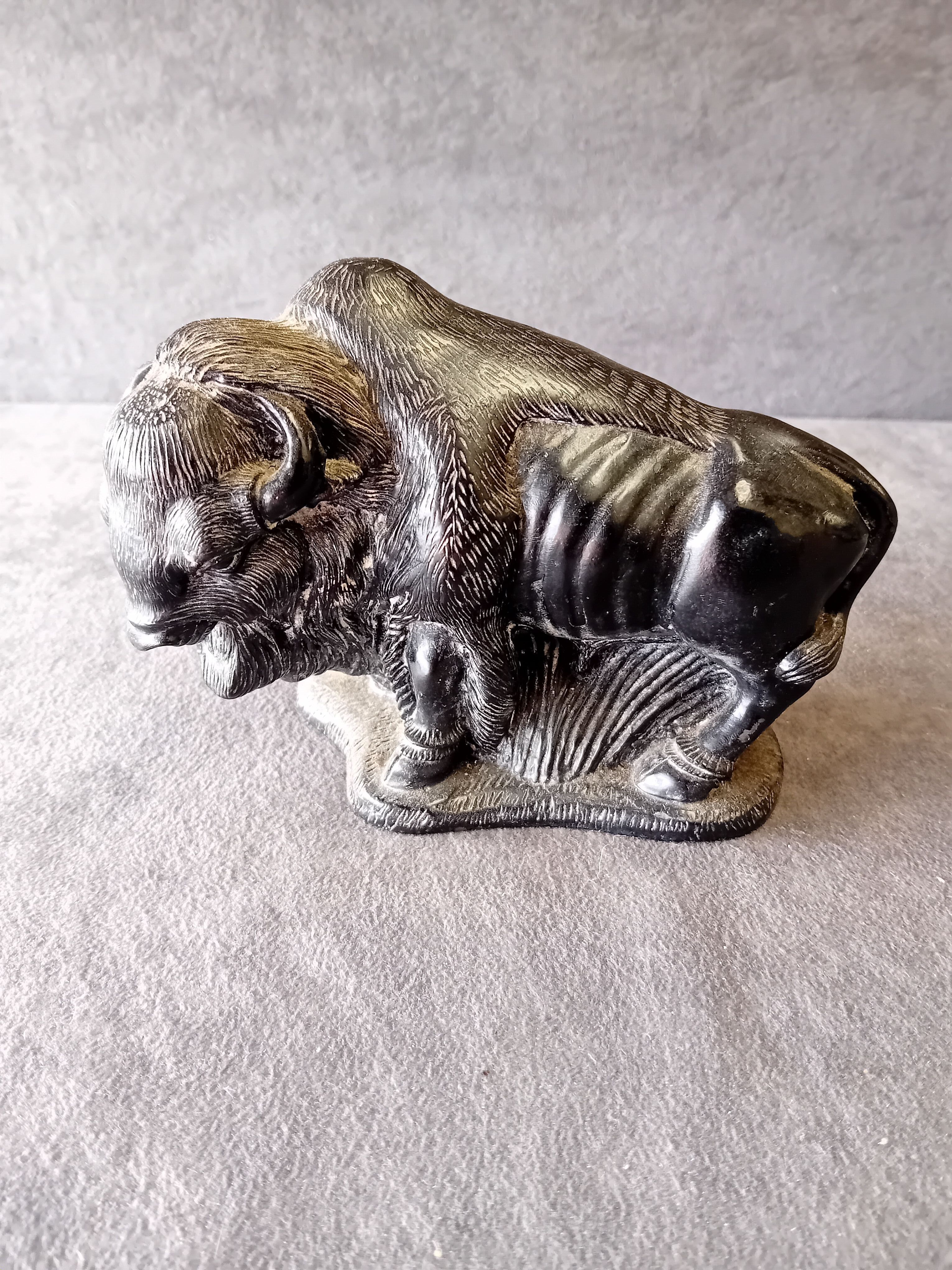 VANSTONE BLACK AND GOLD BISON FIGURINE