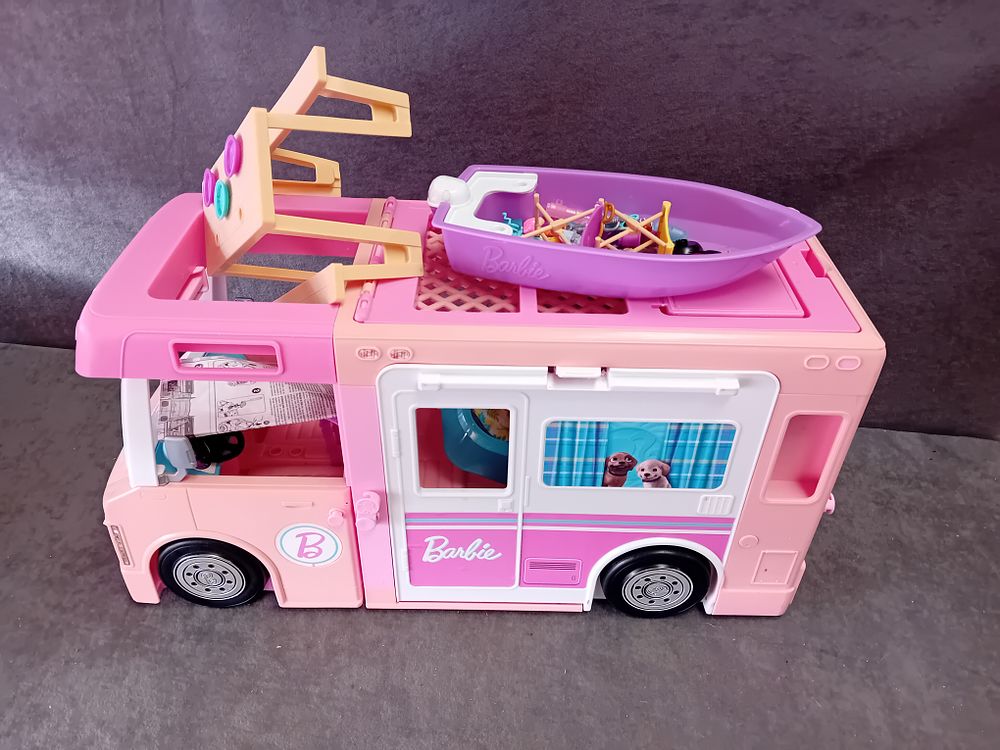 Lot 210: A COLLECTION OF BARBIE 3-IN-1 DREAMCAMPER VEHICLE AND ACCESSORIES