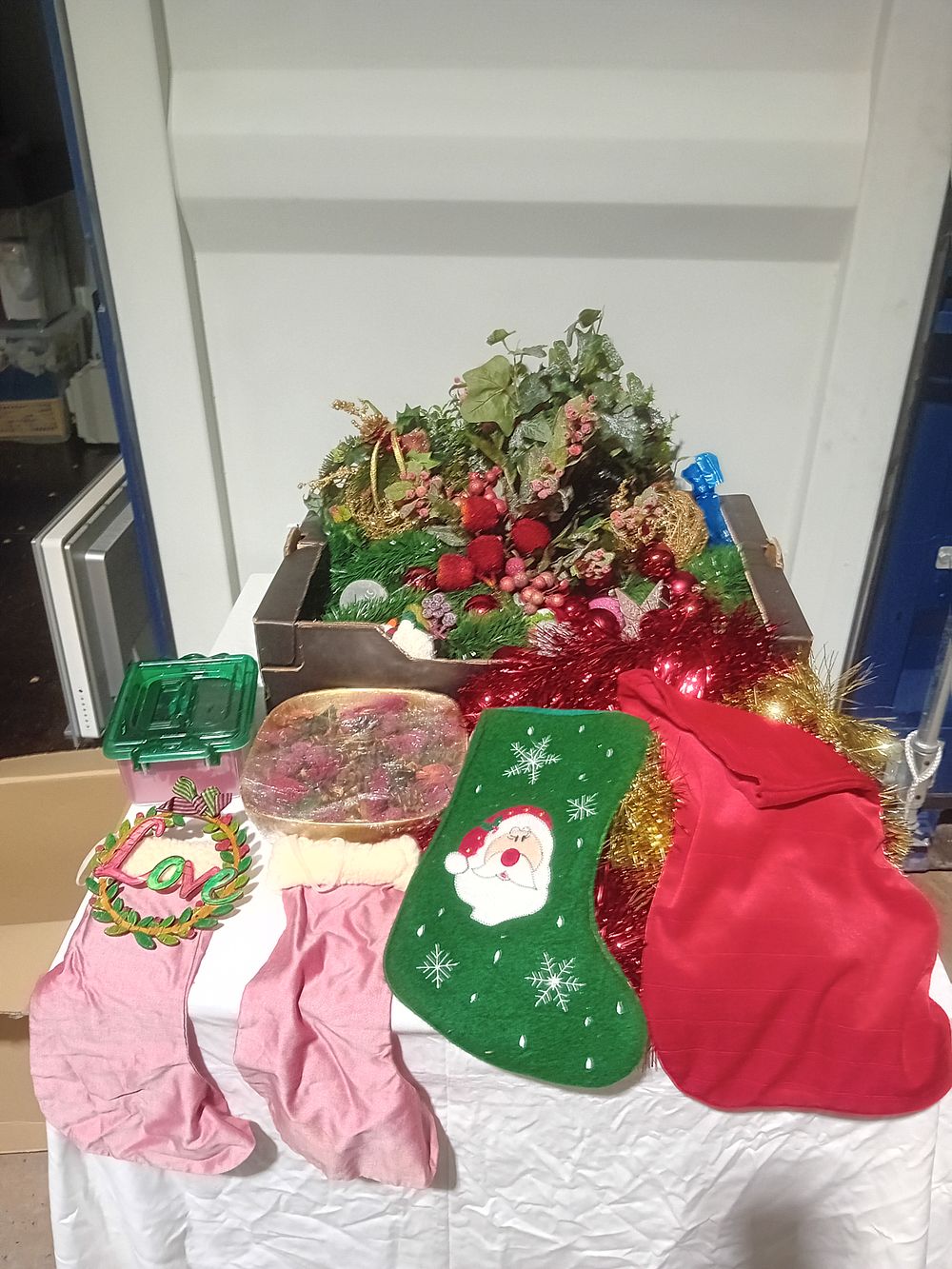 Lot 272: Large mixed lot of christmas decorations as pictured