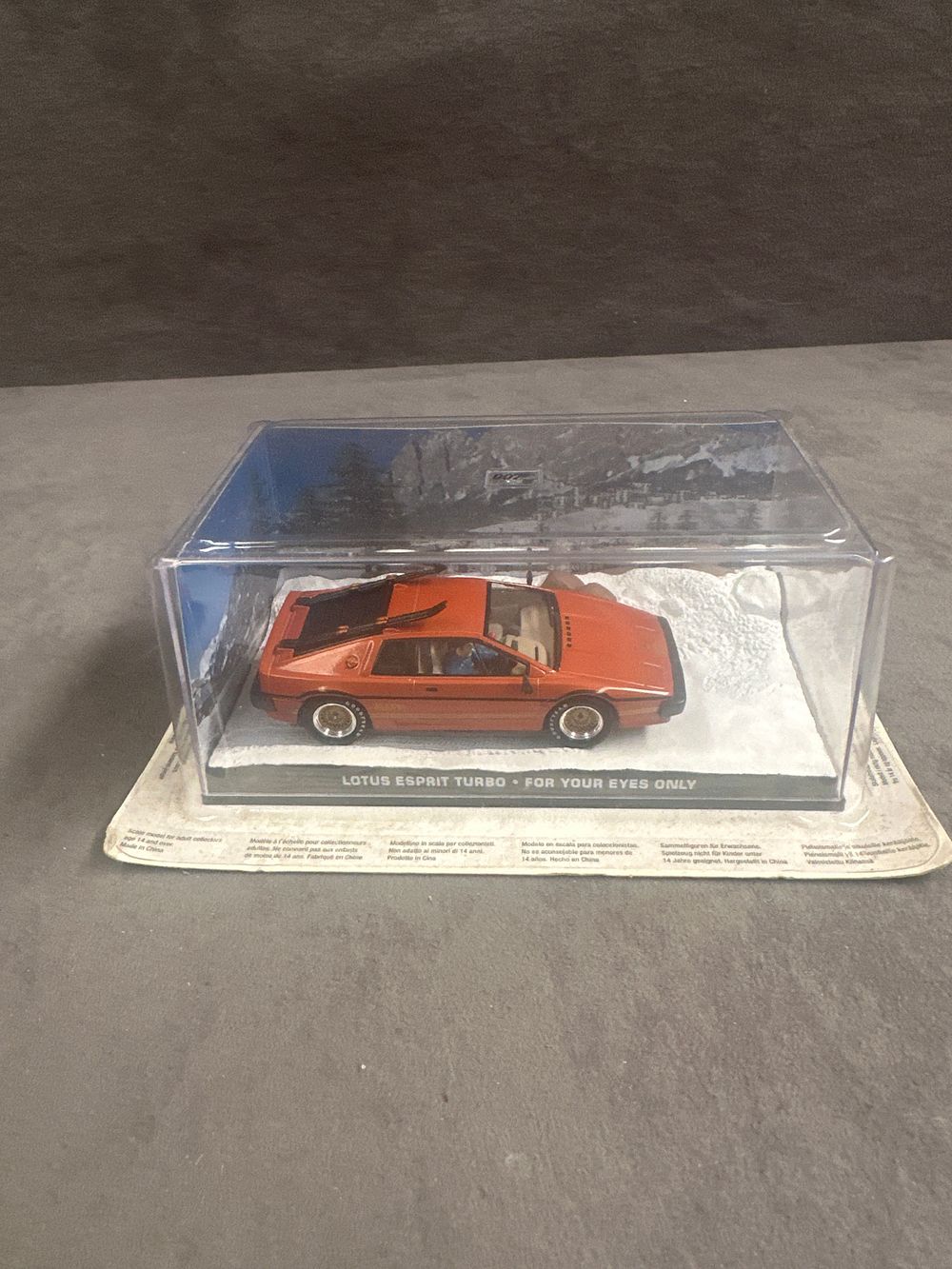 Lot 386: James Bond Car Collection 1:43 Scale Lotus Esprit Turbo Model Car