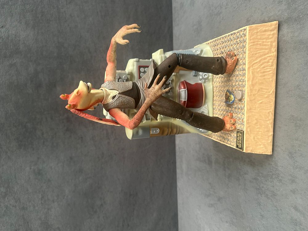 Lot 251: Star Wars Episode I The Phantom Menace Animated Jar Jar Binks Figure