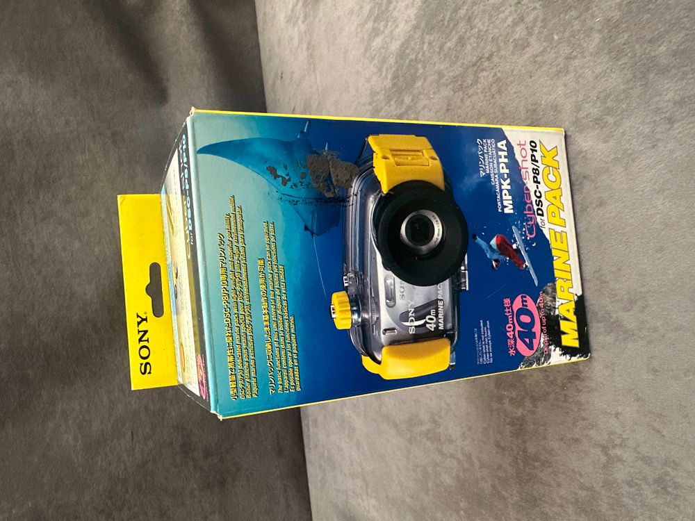 Lot 455: Sony MPK-PHA Marine Pack for Cyber-shot DSC-P8 and DSC-P10