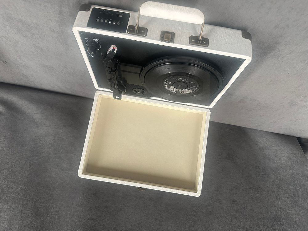 Lot 469: Portable Suitcase Turntable Player Model M46-A2 in White
