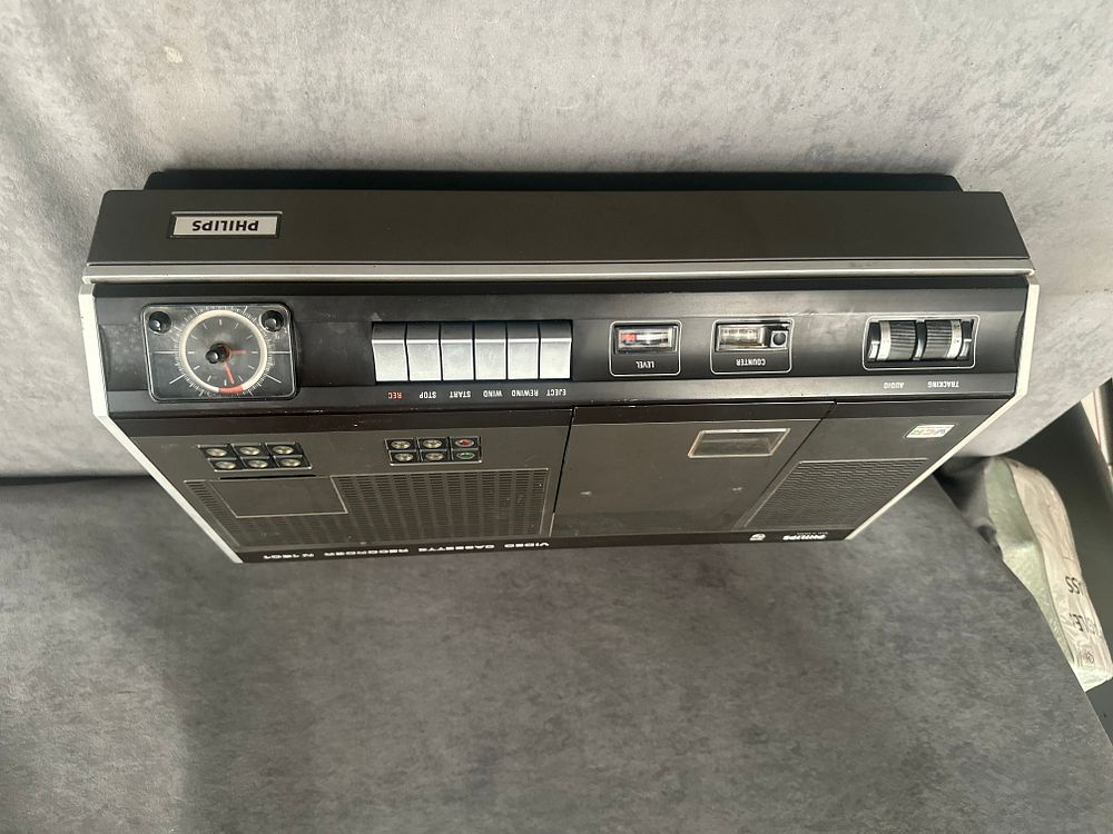 Lot 473: Philips N1501/15 Vintage Video Cassette Recorder