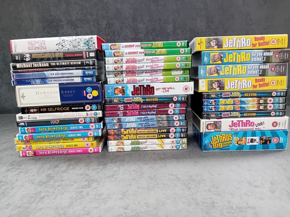 Lot 152: Mixed lot of dvds as pictured including 7...