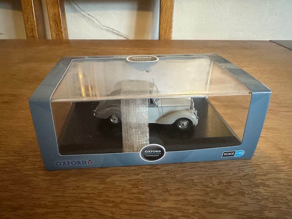 Lot 50: Oxford Automobile Company Rolls-Royce Silver Dawn 1:43 Scale Model