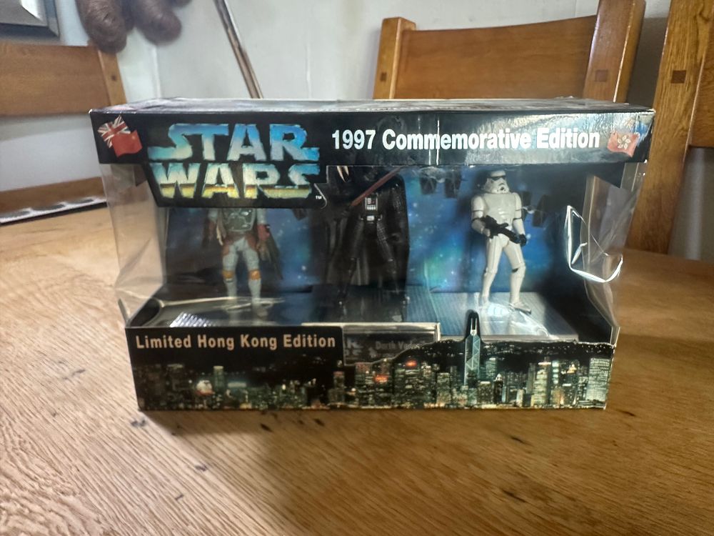 Lot 157: Kenner Star Wars 1997 Commemorative Limited Hong Kong Edition Action Figure Set