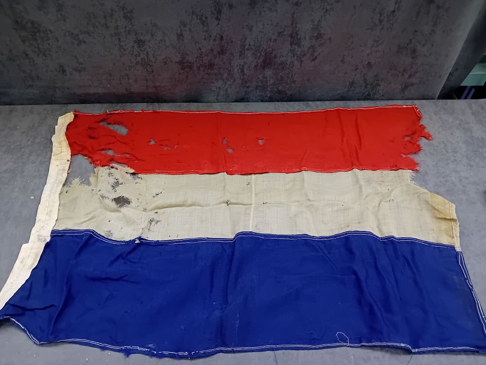Lot 159: A Vintage Dutch Nautical Flag, 64cm x 100cm