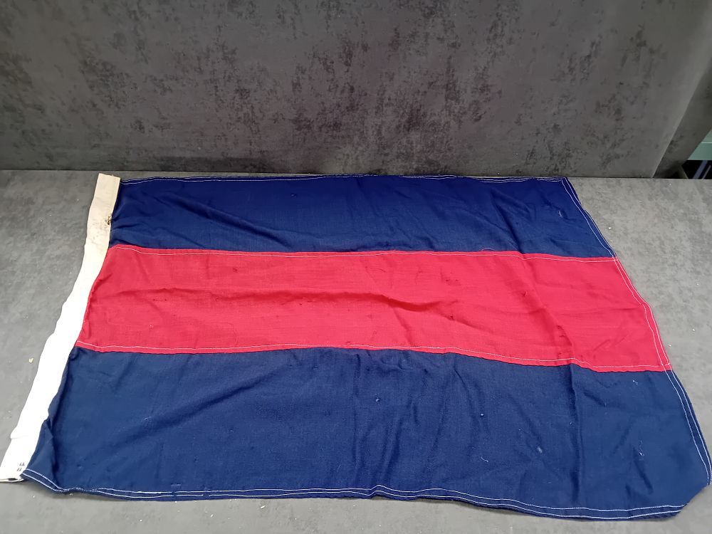 Lot 166: Nautical Signal Flag S/E (Sierra/Echo), 65cm x 100cm