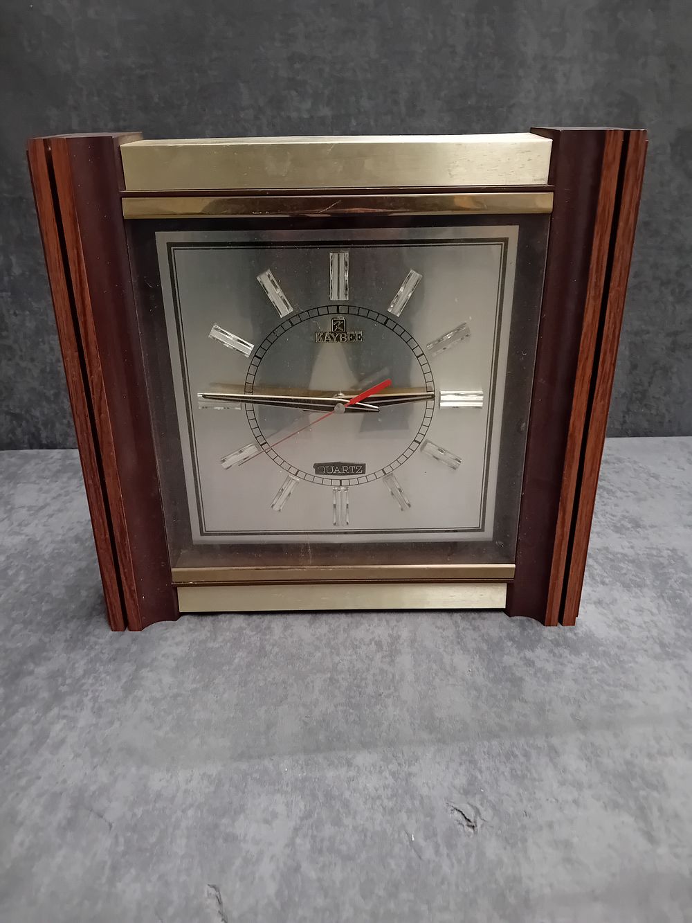 Lot 643: KAYBEE Quartz Wall clock as pictured. 