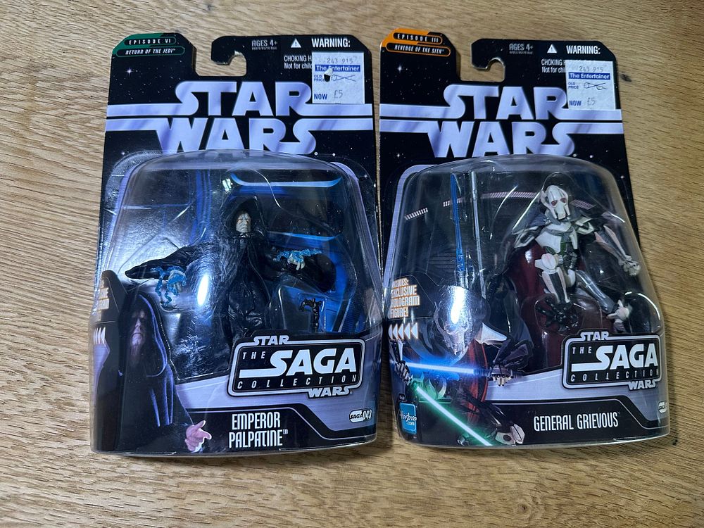 Lot 210: A Pair of Hasbro Star Wars The Saga Collection Action Figures, 2006