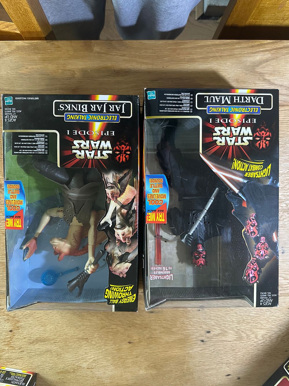 Lot 215: A Pair of Hasbro Star Wars Episode I Electronic Talking 12-inch Action Figures, Darth Maul and Jar Jar Binks