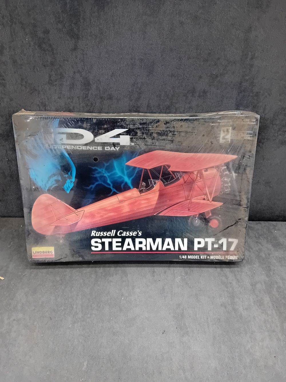 Lot 256: Lindberg ID4 Independence Day Russell Casse's Stearman PT-17 1/48 Model Kit