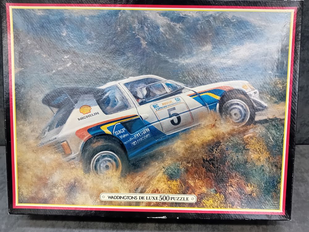 Lot 267: waddingtons puzzel and top trumps