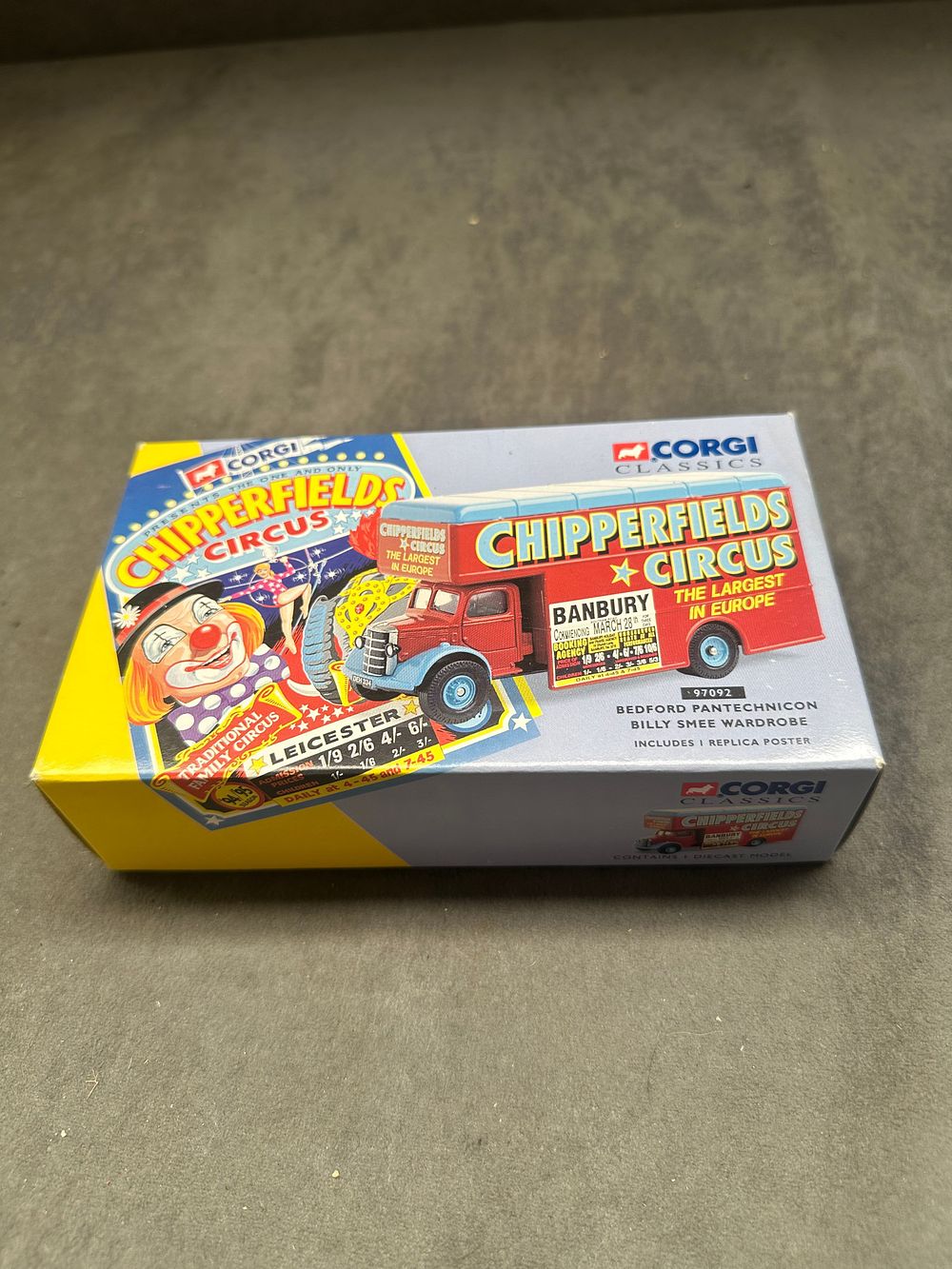 Lot 110: Corgi Classics Chipperfields Circus Bedford Pantechnicon Billy Smee Wardrobe 97092 Boxed Set