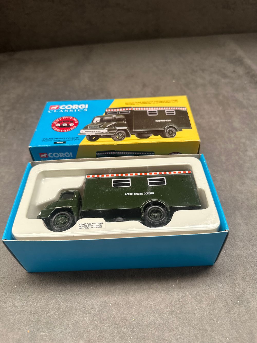 Lot 116: Corgi Classics 30307 Police Mobile Column Thames Trader Control Unit