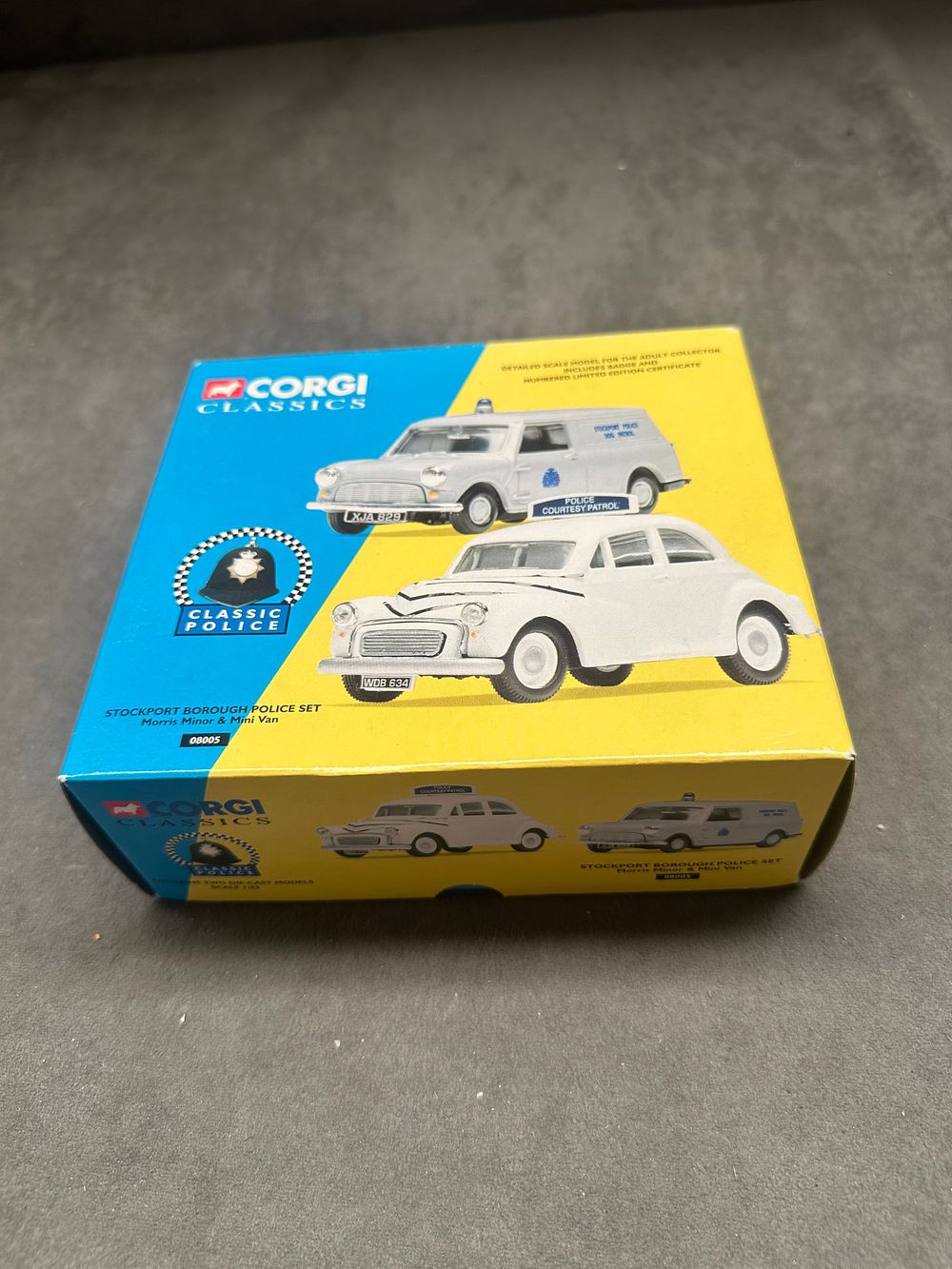 Lot 117: Corgi Classics 08005 Stockport Borough Police Set