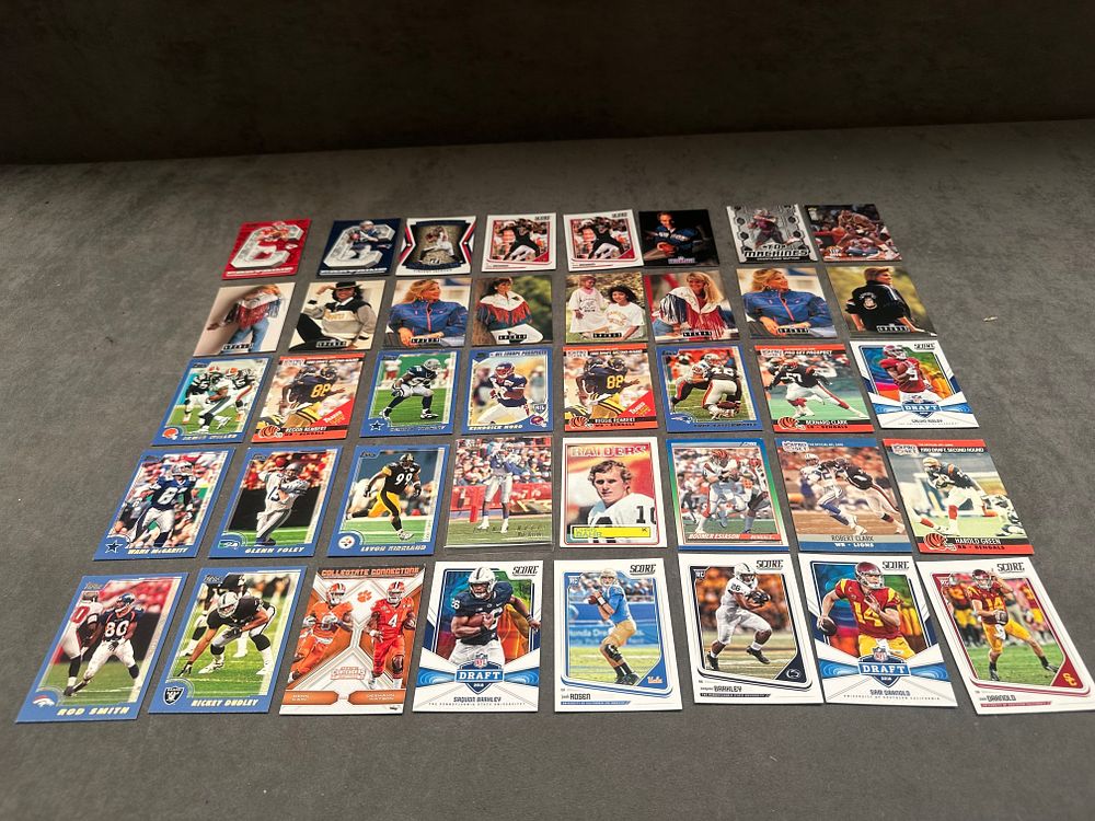 Lot 28: A Collection of approximately 35 American Football Trading Cards including 2018 Rookie and Draft Picks