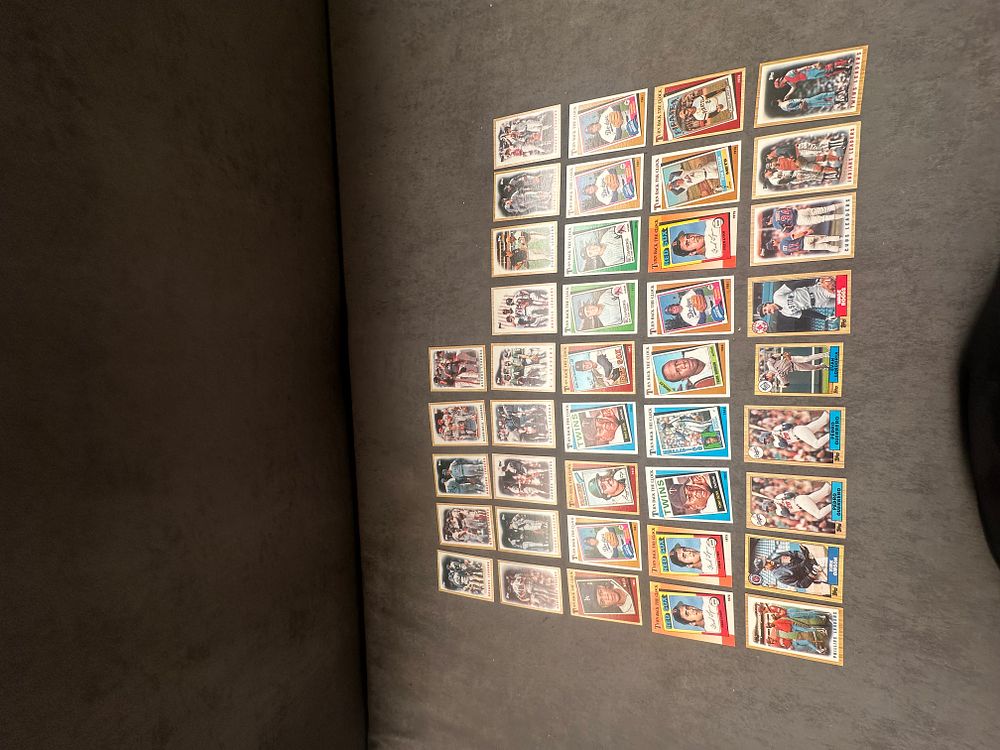 Lot 38: A Collection of Topps Baseball Trading Cards Including 1984 and 1985 Sets
