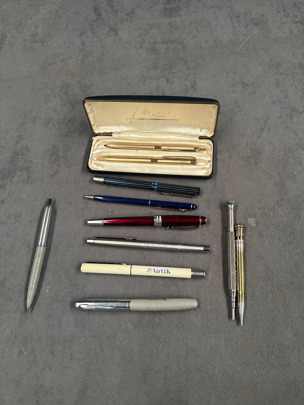 Lot 677: A Collection of Vintage Writing Instruments Including a 1967 Moreland Match Centenary Commemorative Set