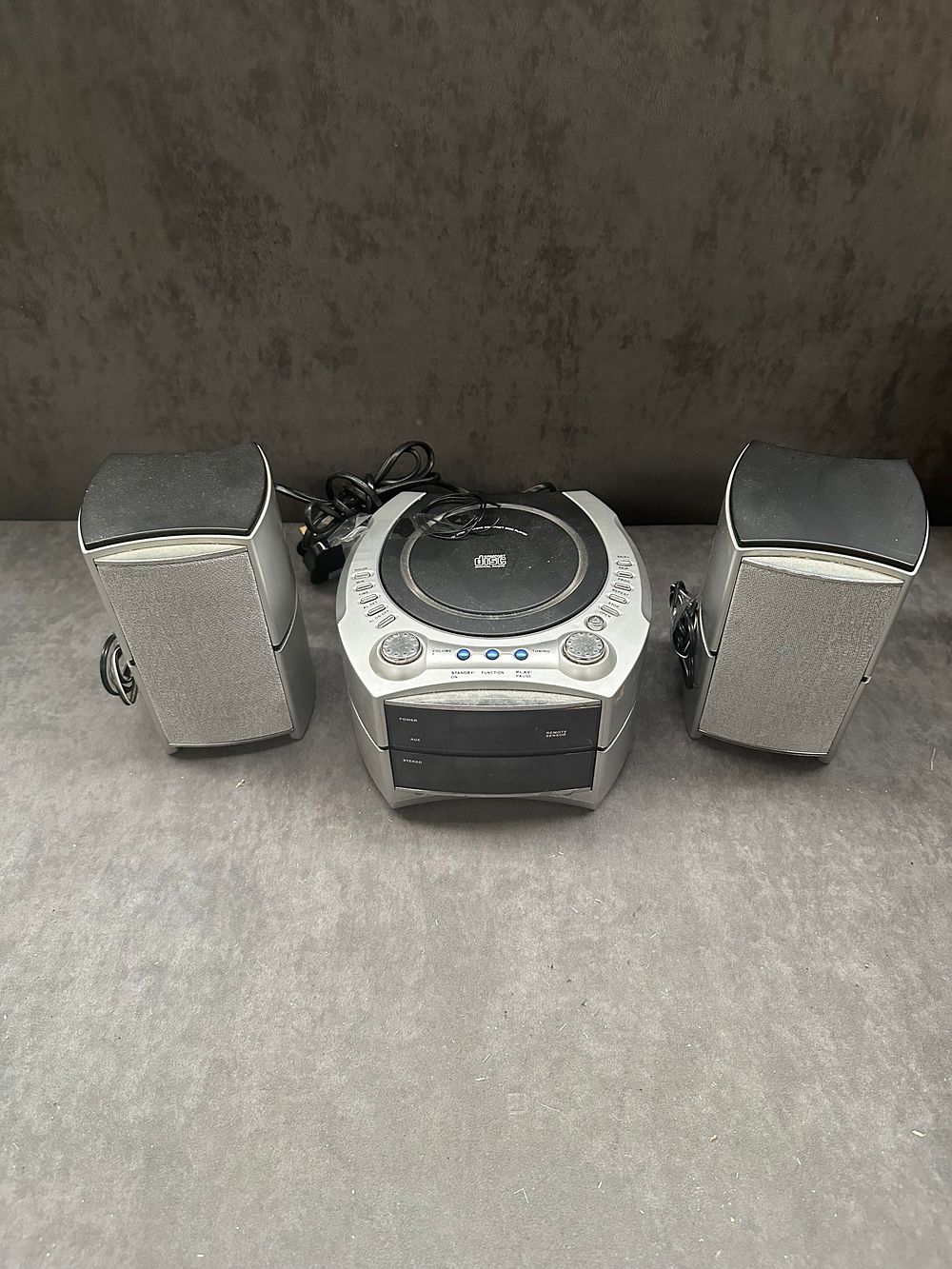 Lot 764: Radio and Cd Player with 2 x speakers 